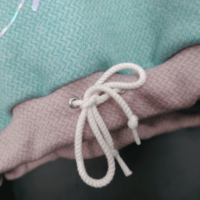 Cropped Hoodie Detailansicht.