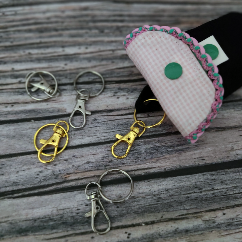 Handgel- / Desinfektionsmittel-Tasche | Josi – schwarz/rosa kariert mit Flechtborte – Bild 5